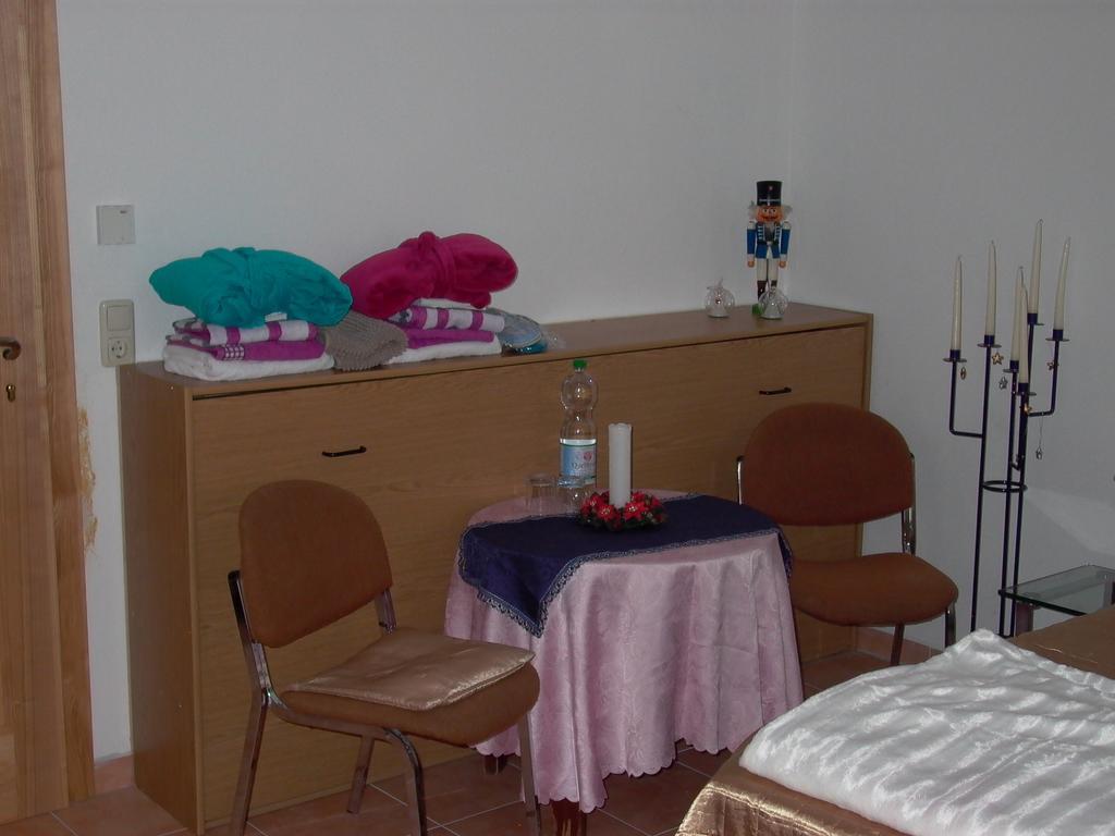 Gaestezimmer Ferienwohnung Villa Alexa, Mit Wallbox Woltersdorf  Kamer foto