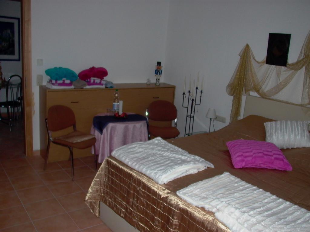 Gaestezimmer Ferienwohnung Villa Alexa, Mit Wallbox Woltersdorf  Kamer foto