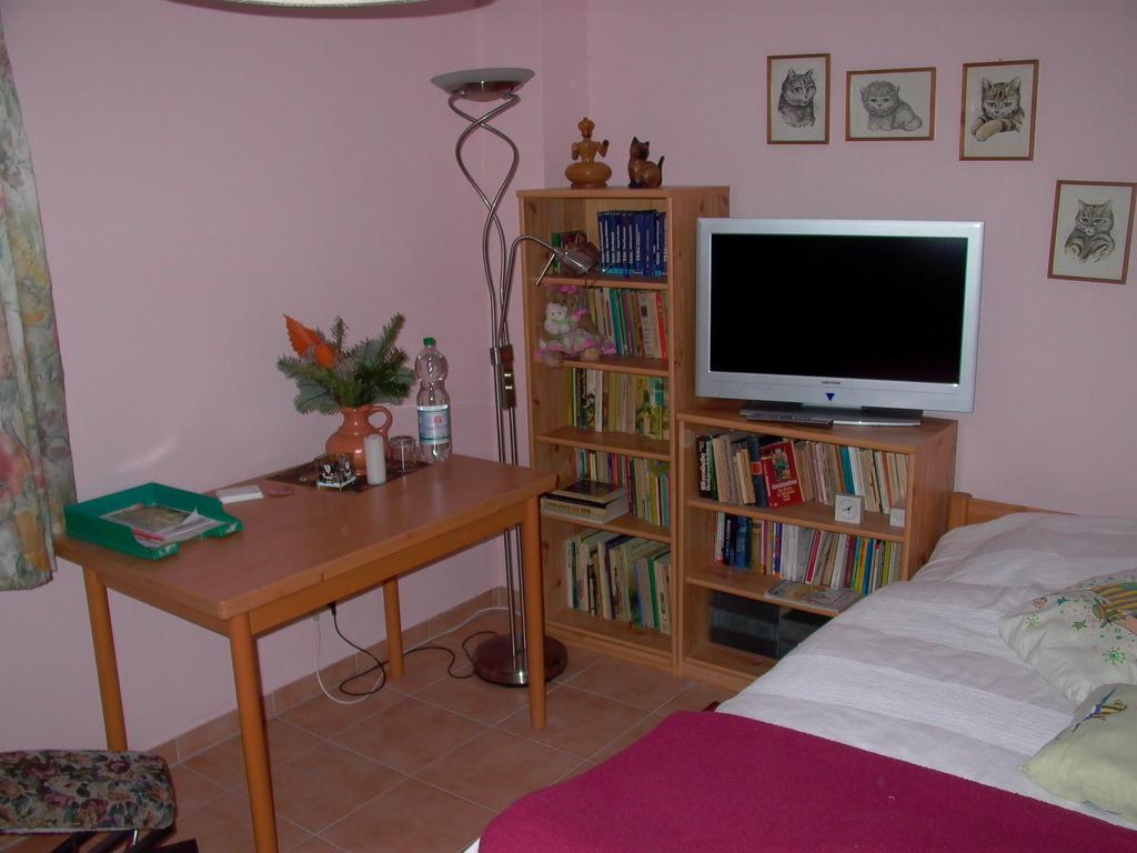 Gaestezimmer Ferienwohnung Villa Alexa, Mit Wallbox Woltersdorf  Kamer foto